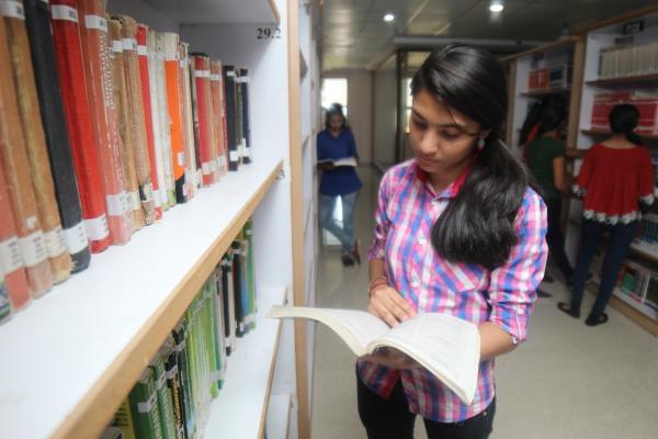Gardi Vidyapith Rajkot Library photo 9